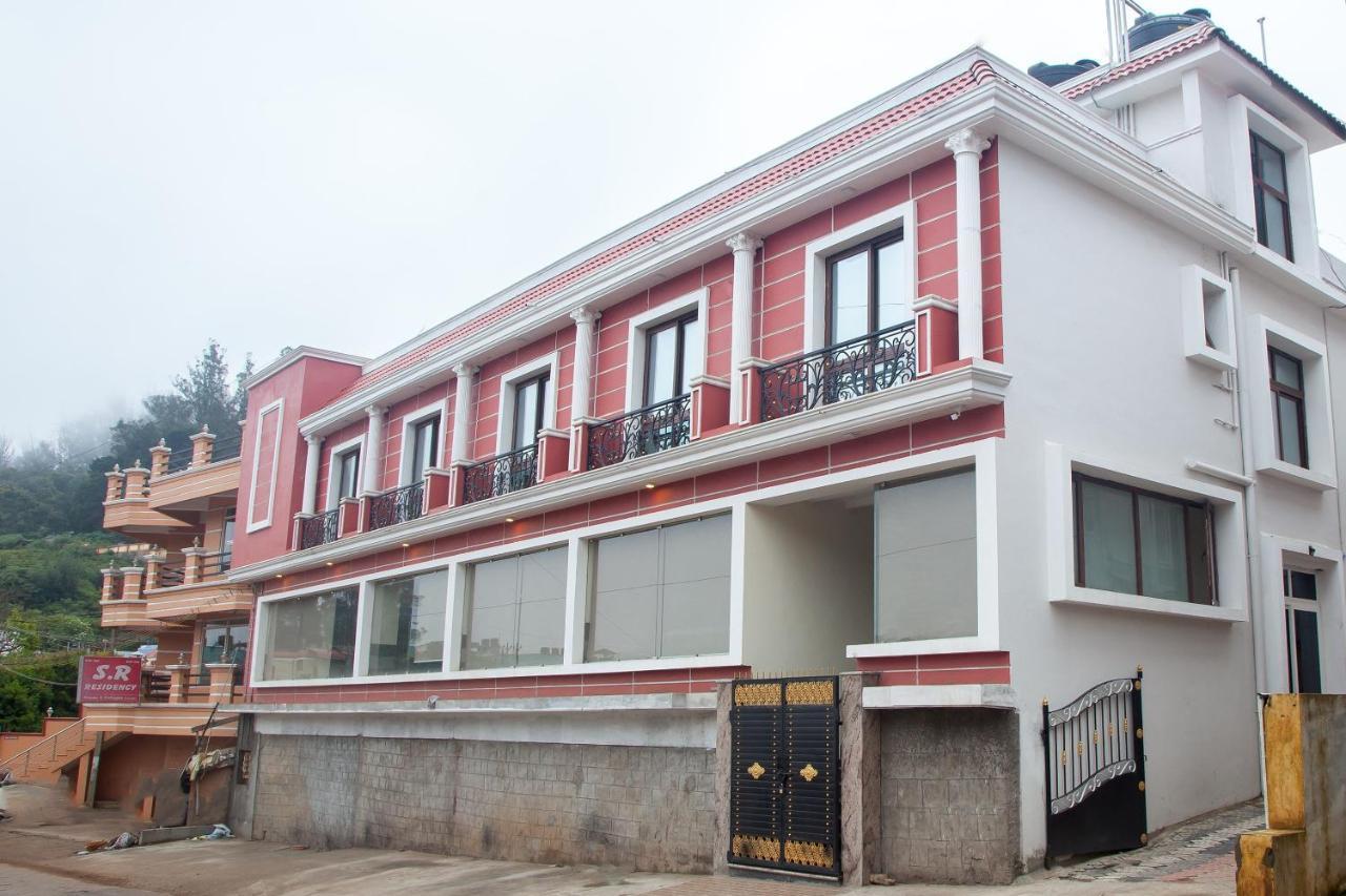 Oyo 16773 Hillcrest Metro Hotel Ooty Exterior photo