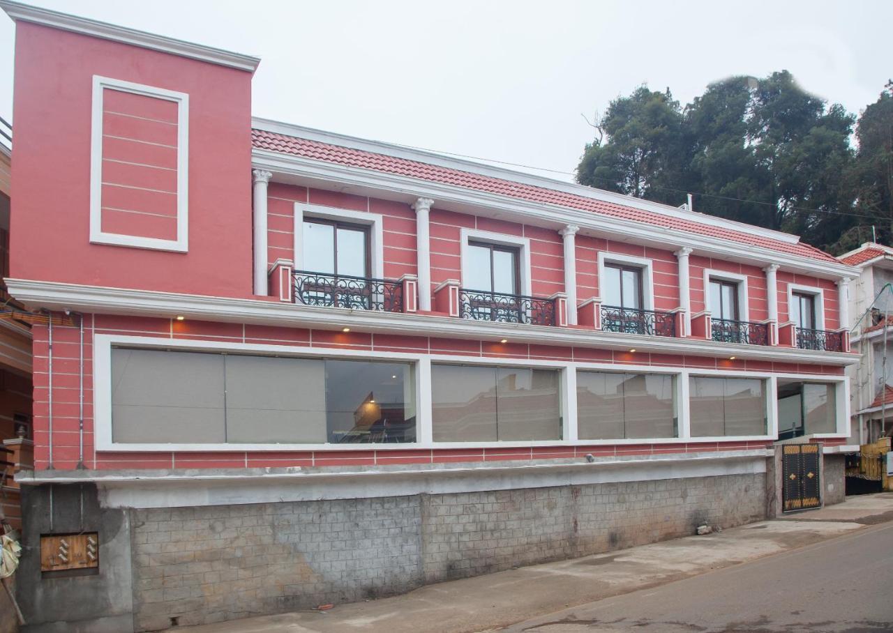 Oyo 16773 Hillcrest Metro Hotel Ooty Exterior photo